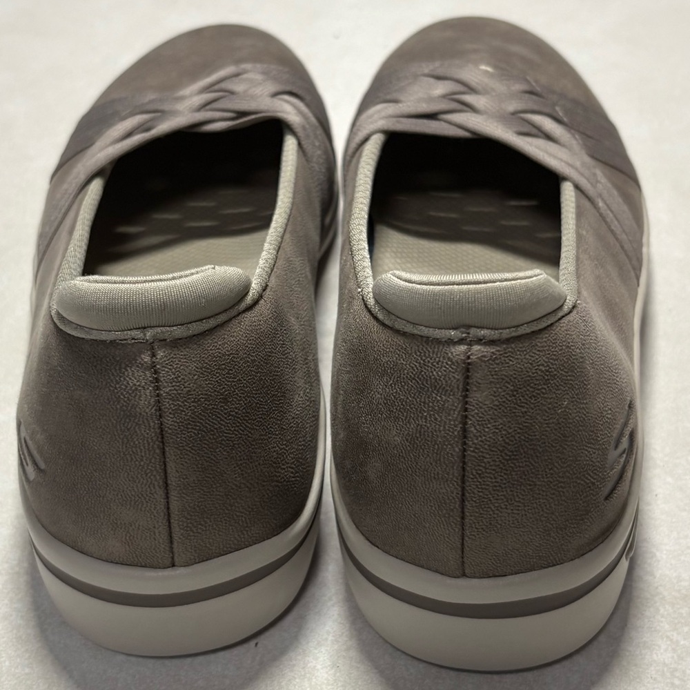 Skechers Gray Flats & Loafers - Picture 4 of 6